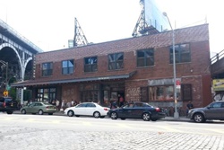 pet friendly restaurant in new york